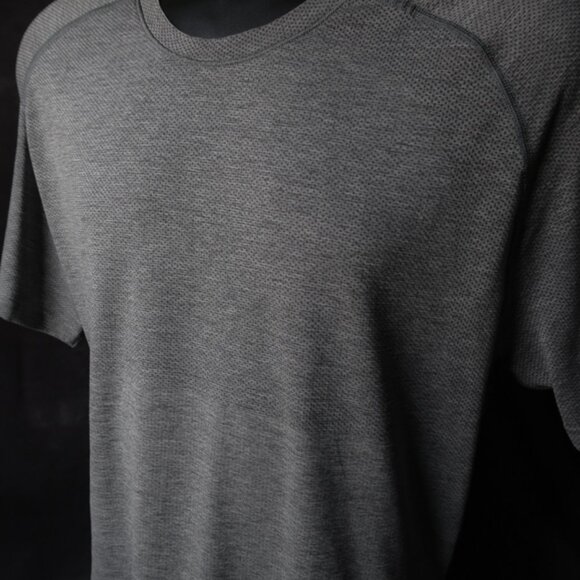 Lululemon Metal Vent Tech Relaxed-Fit SS-Shirt (L) OMG! 😎 - Picture 10 of 12
